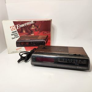 Emerson Vintage Digital AM/FM Alarm Clock Radio RED5520A Complete